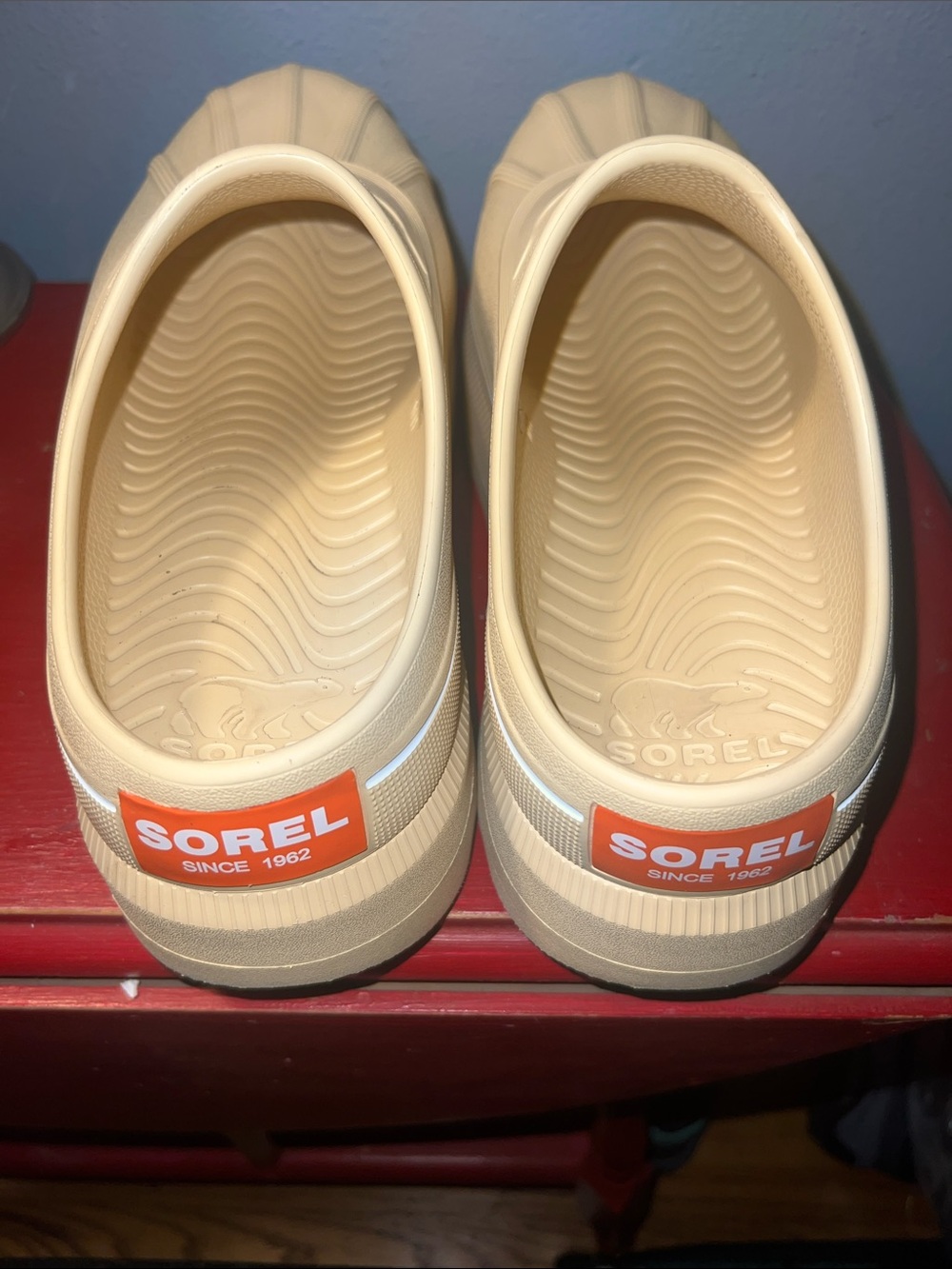 SOREL Caribou Clog in the "Caribou Beige" colorway - Picture 5 of 8